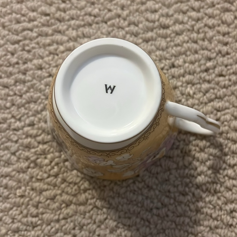 Wedgwood Butterfly bloom yellow teacup - Picture 5 of 6